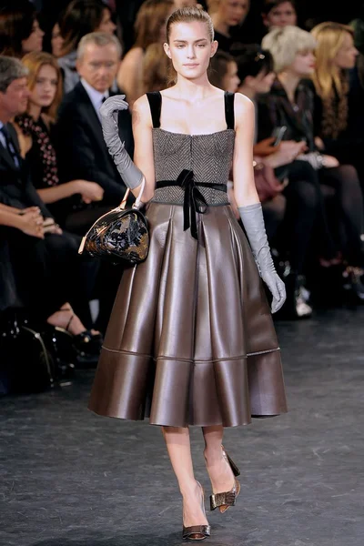 Look 35